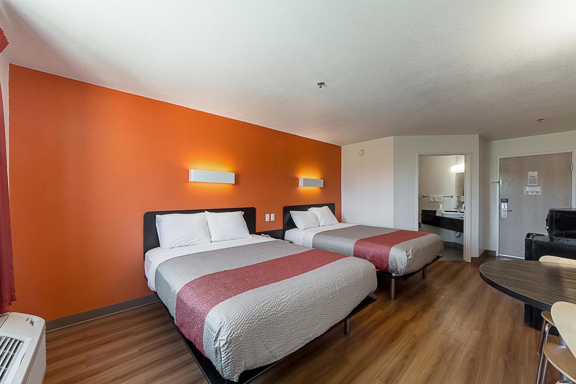 Motel 6-San Antonio, Tx - Downtown - Alamo Dome Экстерьер фото