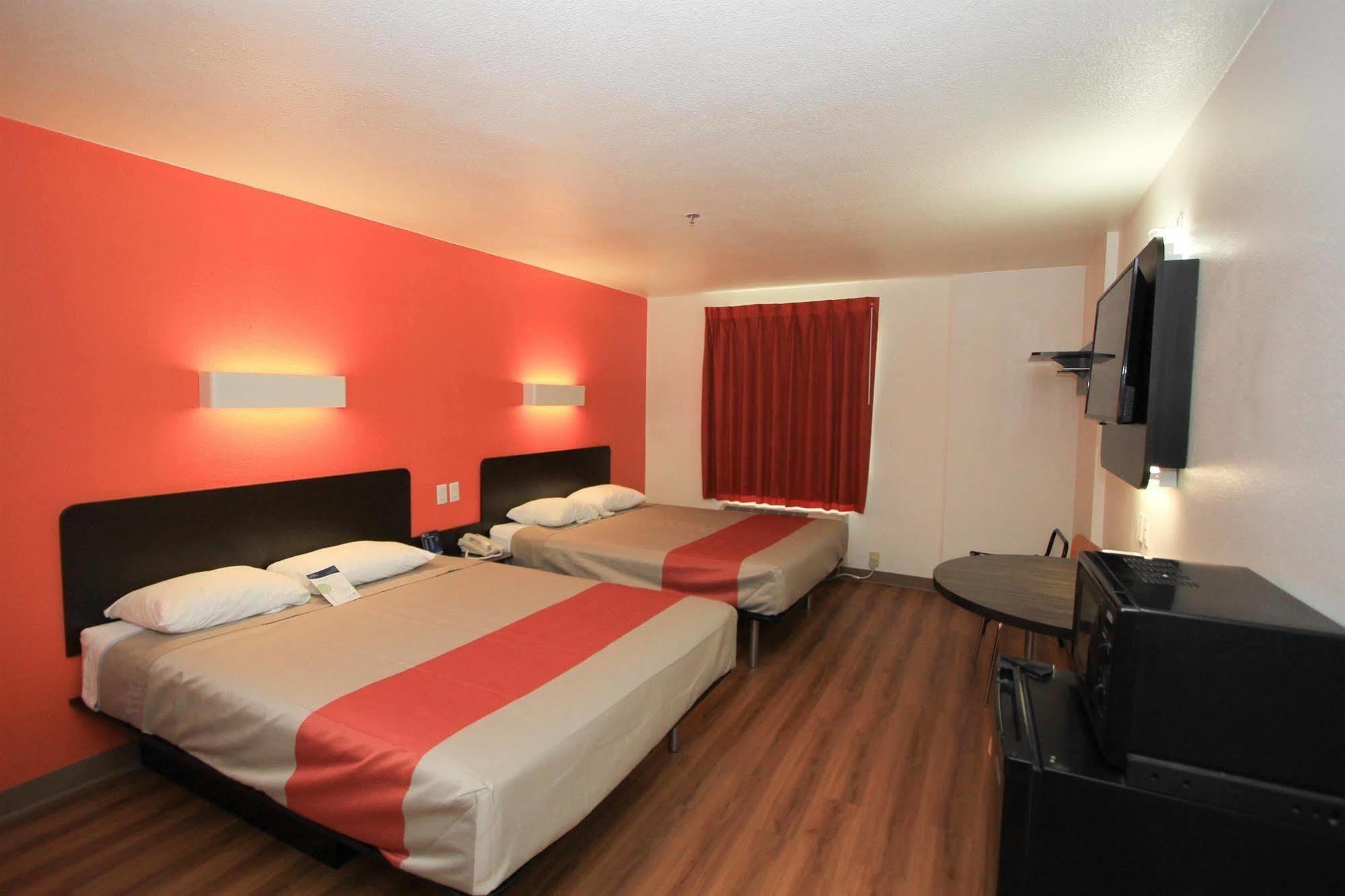 Motel 6-San Antonio, Tx - Downtown - Alamo Dome Экстерьер фото